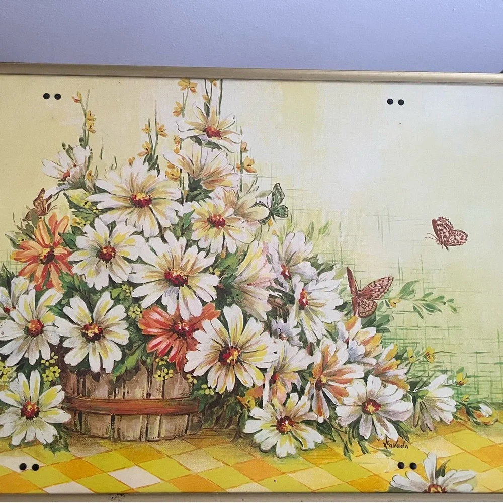 VTG Lavada Floral basket and butterfly tv tray. 24”x223”x13” retrodecor cottage - Picture 8 of 13